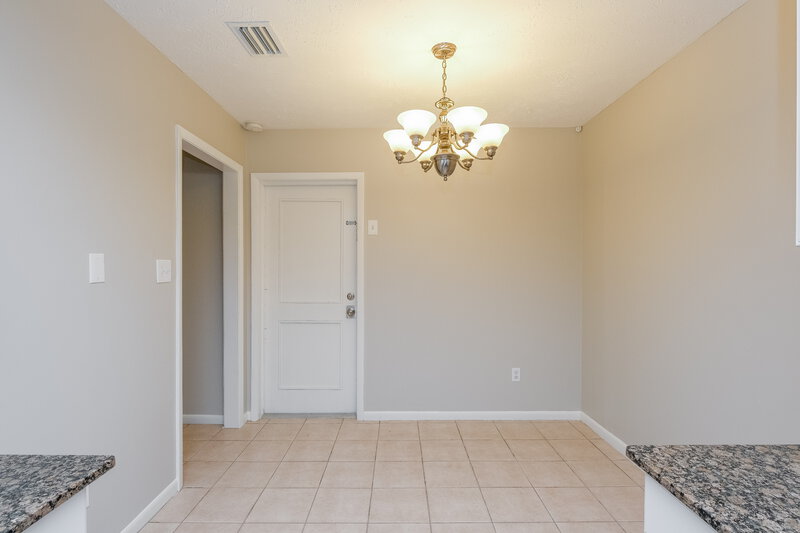 2,645/Mo, 15706 Country Lake Dr Tampa, FL 33624 Breakfast Nook View