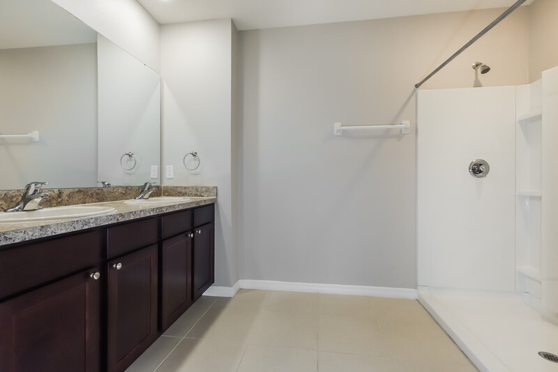 3,120/Mo, 9039 Water Chestnut Dr Temple Terrace, FL 33637 Main Bathroom View