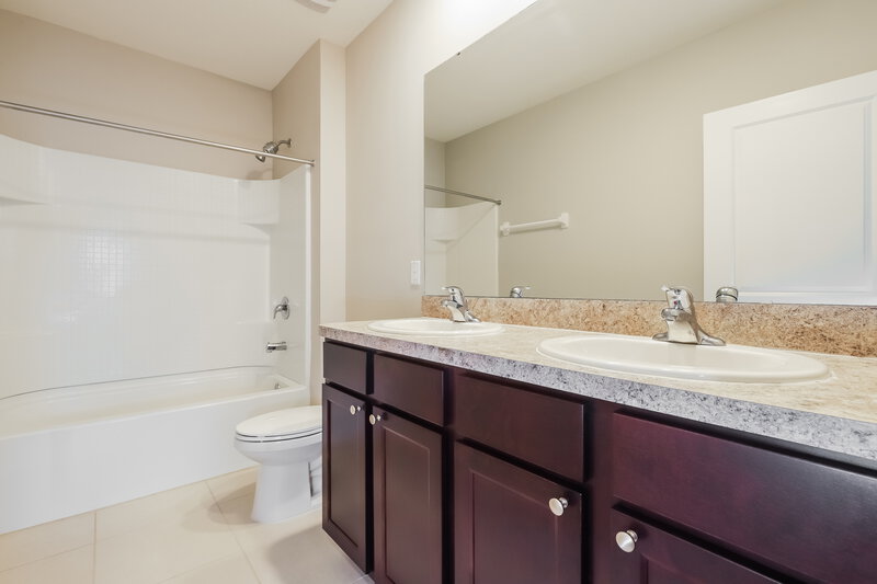 3,120/Mo, 9039 Water Chestnut Dr Temple Terrace, FL 33637 Bathroom View