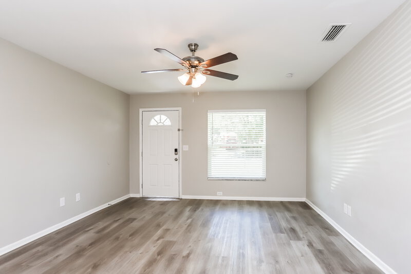 1,765/Mo, 302 Walker Ave Brooksville, FL 34601 Living Room View