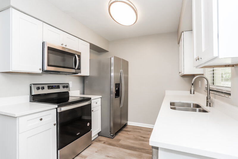 1,765/Mo, 302 Walker Ave Brooksville, FL 34601 Kitchen View