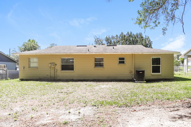 1,765/Mo, 302 Walker Ave Brooksville, FL 34601 Rear View 2