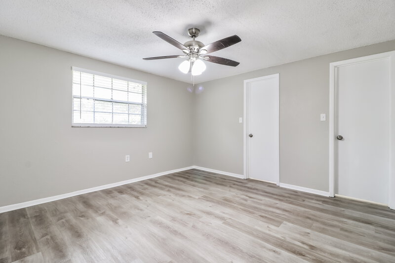 1,570/Mo, 27084 Roper Rd Brooksville, FL 34602 Main Bedroom View