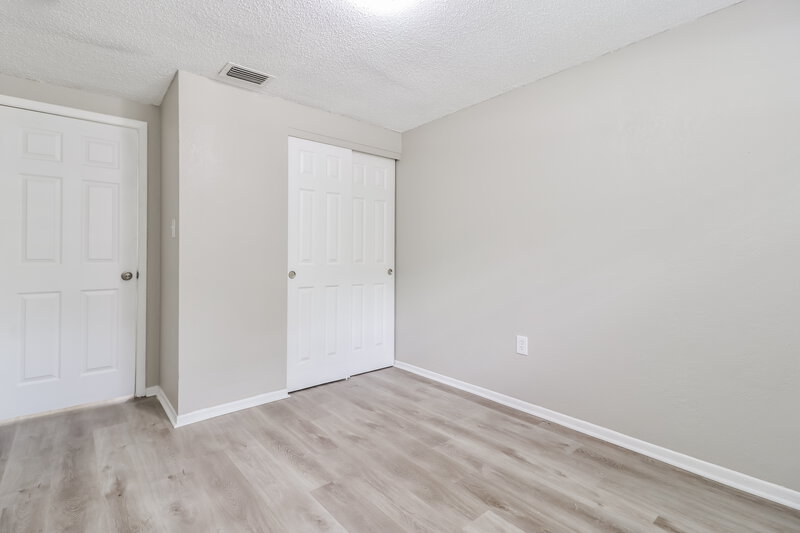 1,570/Mo, 27084 Roper Rd Brooksville, FL 34602 Bedroom View 3