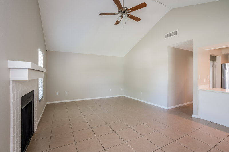 2,690/Mo, 1355-5 Iron Dr Lakeland, FL 33801 Living Room View