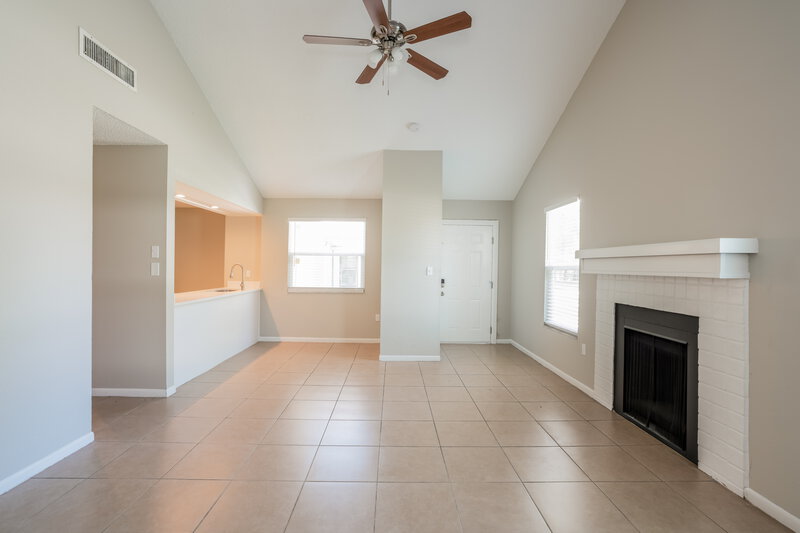 2,690/Mo, 1355-5 Iron Dr Lakeland, FL 33801 Living Room View 2