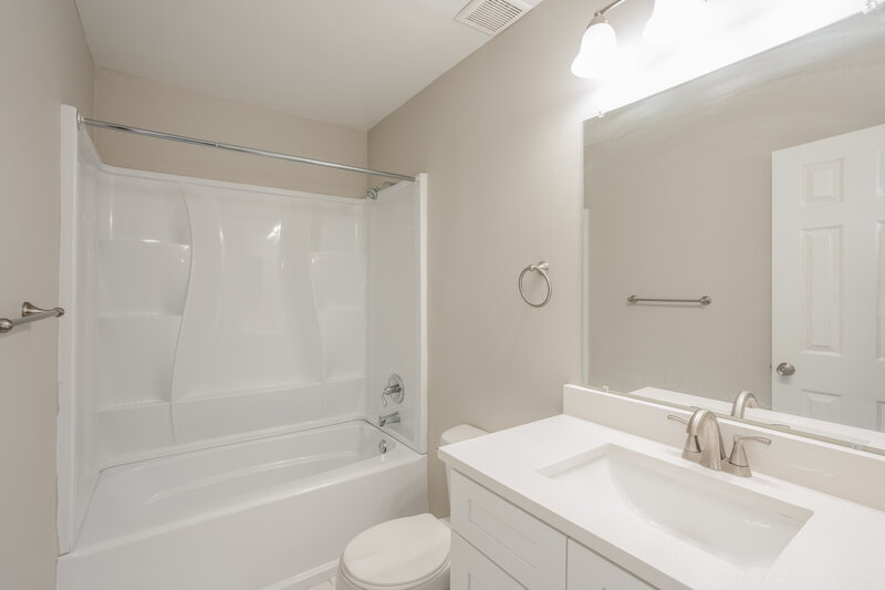 2,690/Mo, 1355-5 Iron Dr Lakeland, FL 33801 Bathroom View