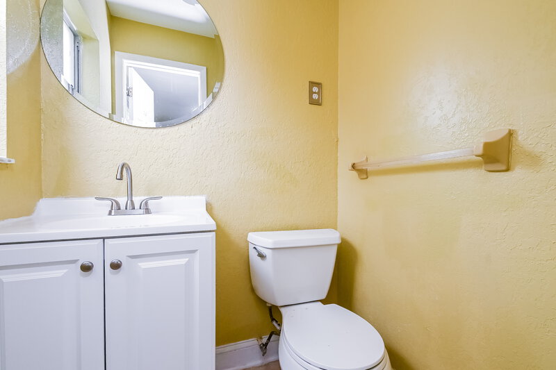 1,835/Mo, 1604 Wright Dr Lakeland, FL 33805 Main Bathroom View