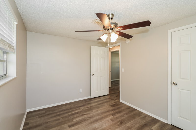 2,870/Mo, 2014 E Humphrey St Tampa, FL 33604 Main Bedroom View