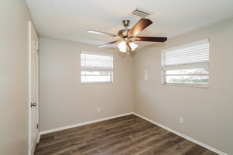 2,870/Mo, 2014 E Humphrey St Tampa, FL 33604 Main Bedroom View 2