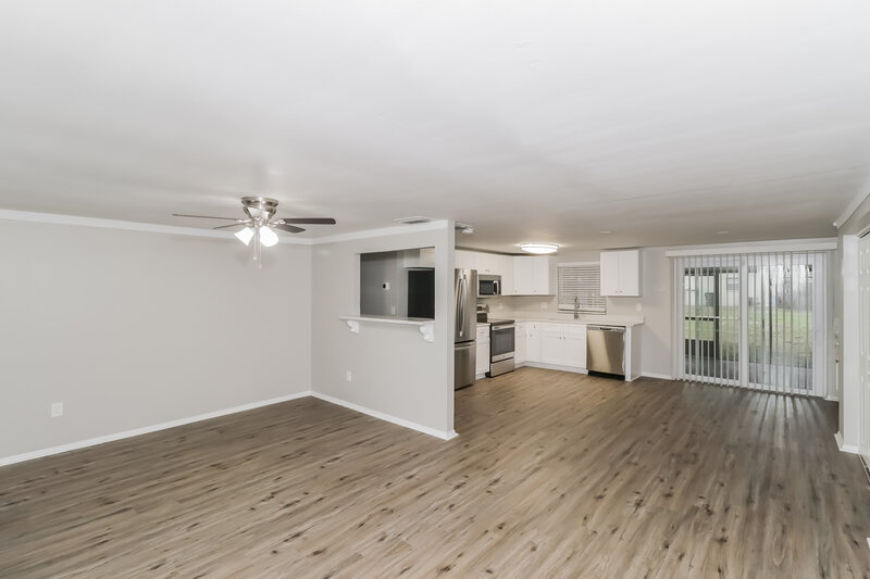 1,710/Mo, 4804 9th St Zephyrhills, FL 33542 Living Room View 3