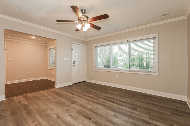 1,705/Mo, 9311 N Mary Ave Tampa, FL 33612 Misc View