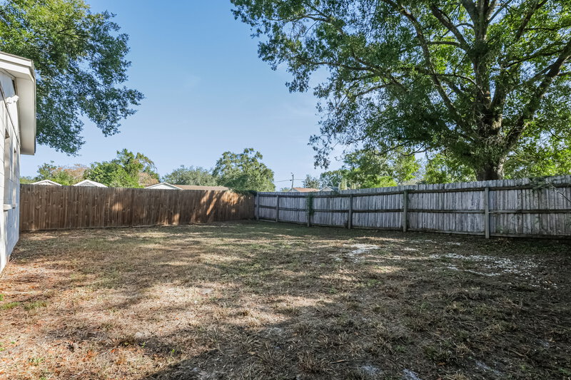 1,705/Mo, 9311 N Mary Ave Tampa, FL 33612 Misc View 13
