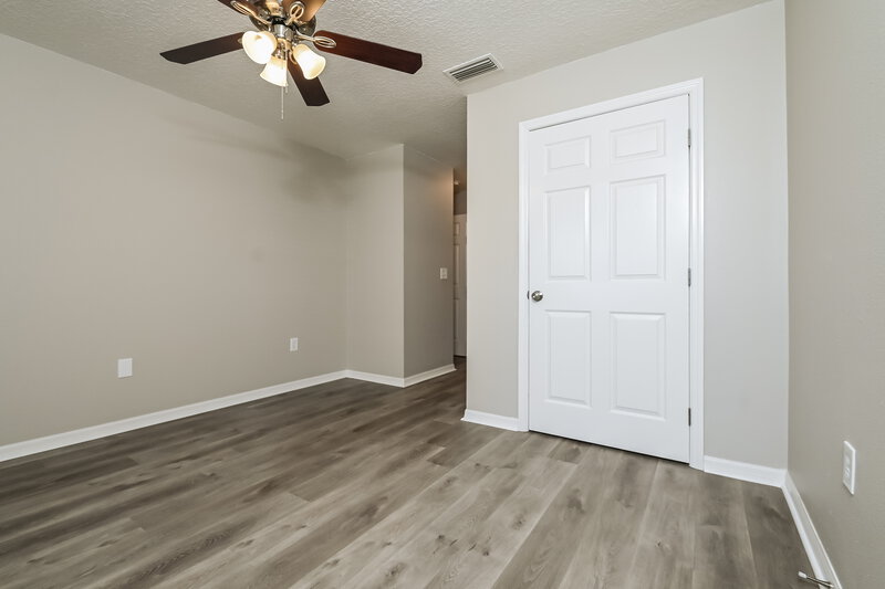 1,765/Mo, 1127 W 12th St Lakeland, FL 33805 Main Bedroom View 2