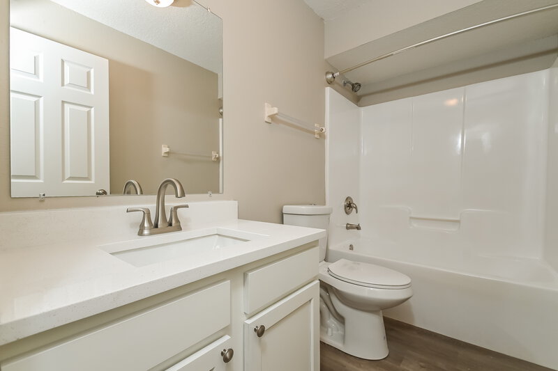 1,765/Mo, 1127 W 12th St Lakeland, FL 33805 Bathroom View