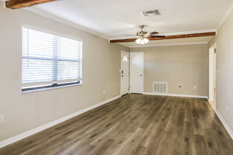 1,535/Mo, 10131 Hayward Rd Spring Hill, FL 34608 Living Room View 2