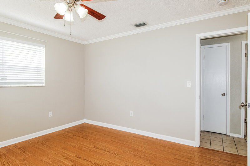 1,580/Mo, 10131 Hayward Rd Spring Hill, FL 34608 Main Bedroom View 2