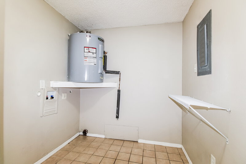 1,580/Mo, 10131 Hayward Rd Spring Hill, FL 34608 Laundry Room View