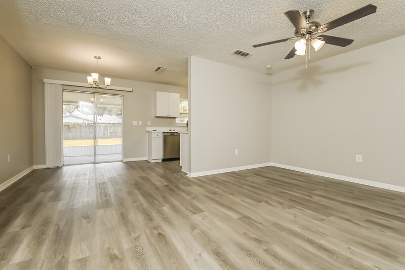 1,860/Mo, 5227 Grace St E Lakeland, FL 33810 Living Room View 3