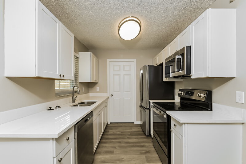 1,860/Mo, 5227 Grace St E Lakeland, FL 33810 Kitchen View