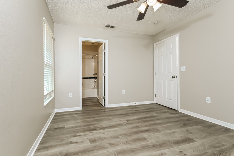 1,860/Mo, 5227 Grace St E Lakeland, FL 33810 Main Bedroom View 2