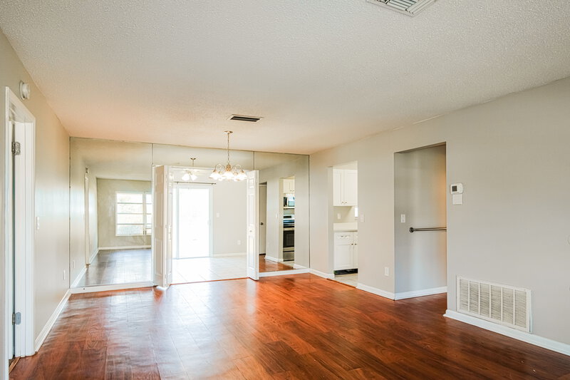 1,685/Mo, 9350 Bayside Ct Spring Hill, FL 34608 Living Room View