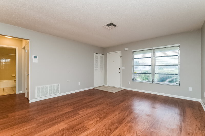 1,790/Mo, 9350 Bayside Ct Spring Hill, FL 34608 Living Room View 2