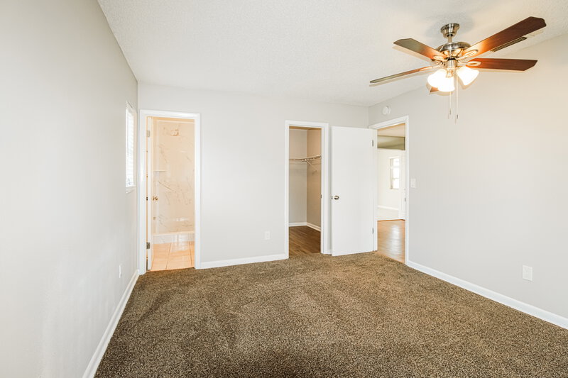 1,685/Mo, 9350 Bayside Ct Spring Hill, FL 34608 Main Bedroom View