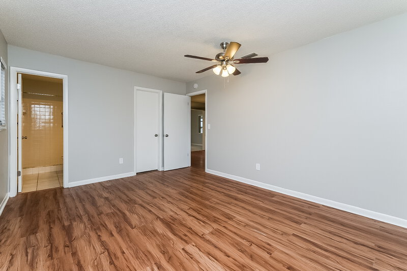 1,790/Mo, 9350 Bayside Ct Spring Hill, FL 34608 Main Bedroom View 2