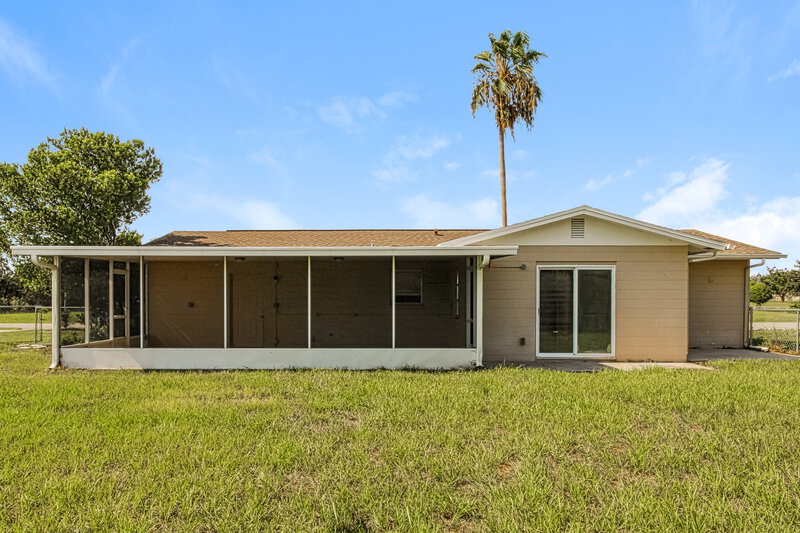 1,685/Mo, 9350 Bayside Ct Spring Hill, FL 34608 Rear View