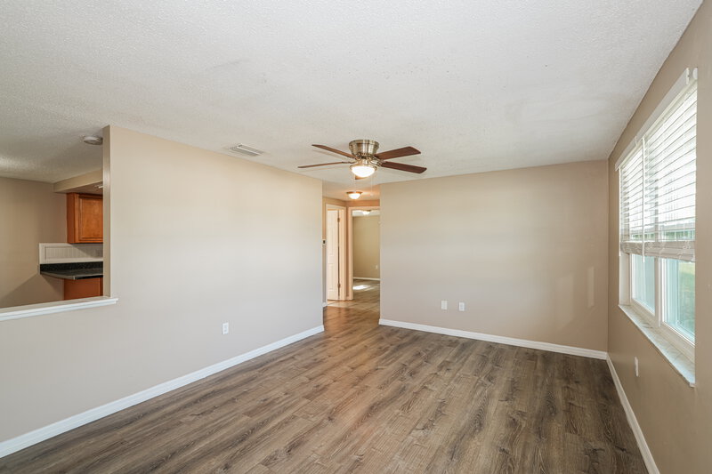 1,705/Mo, 10740 Piccadilly Rd Port Richey, FL 34668 Living Room View