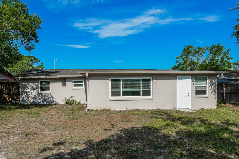 1,705/Mo, 10740 Piccadilly Rd Port Richey, FL 34668 Rear View