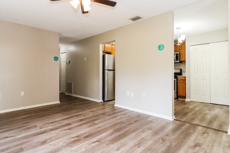 1,795/Mo, 1134 La Salle St Clearwater, FL 33755 Living Room View 3