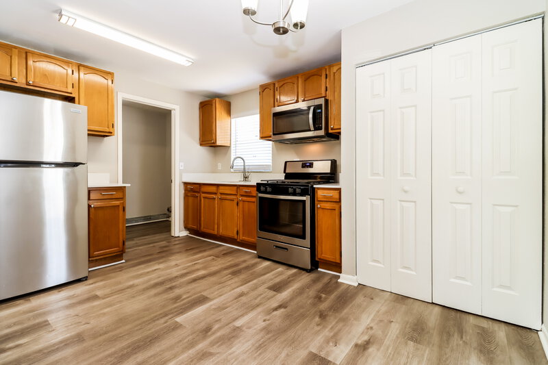 1,795/Mo, 1134 La Salle St Clearwater, FL 33755 Kitchen View