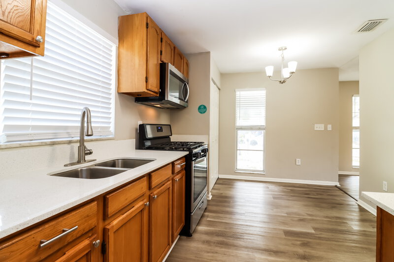 1,795/Mo, 1134 La Salle St Clearwater, FL 33755 Kitchen View 3