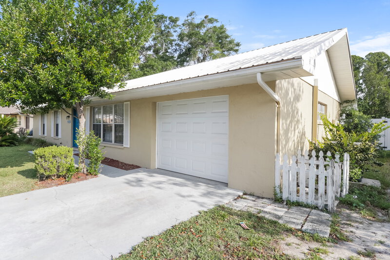 1,975/Mo, 31213 Lancewood Dr Brooksville, FL 34602 Front View