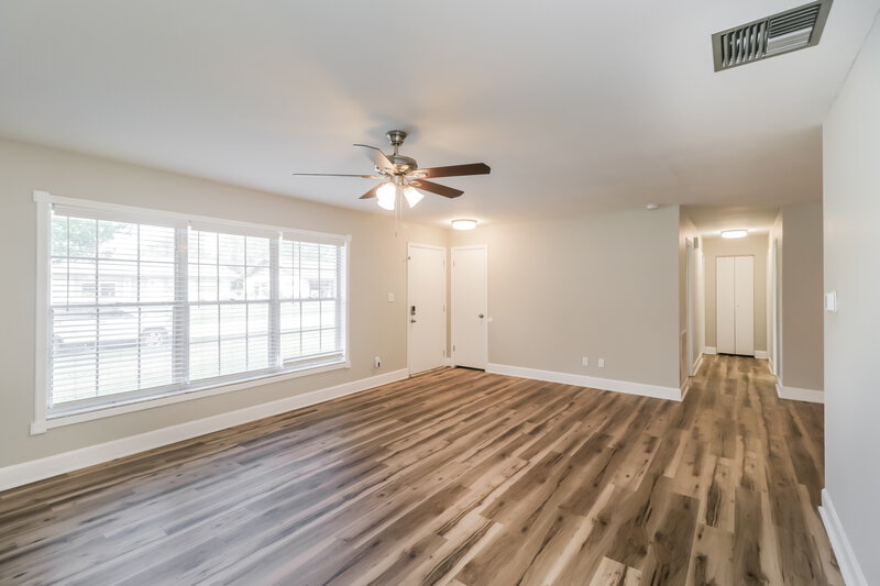1,975/Mo, 31213 Lancewood Dr Brooksville, FL 34602 Living Room View