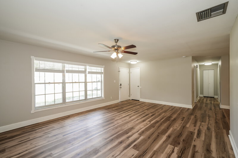 1,720/Mo, 31213 Lancewood Dr Brooksville, FL 34602 Living Room View 2