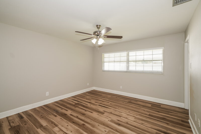1,720/Mo, 31213 Lancewood Dr Brooksville, FL 34602 Main Bedroom View 2