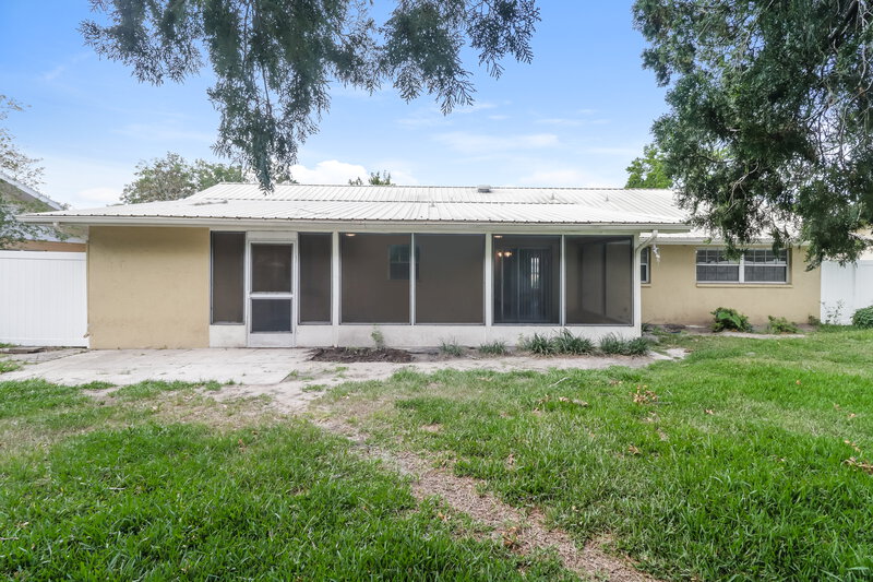 1,975/Mo, 31213 Lancewood Dr Brooksville, FL 34602 Rear View