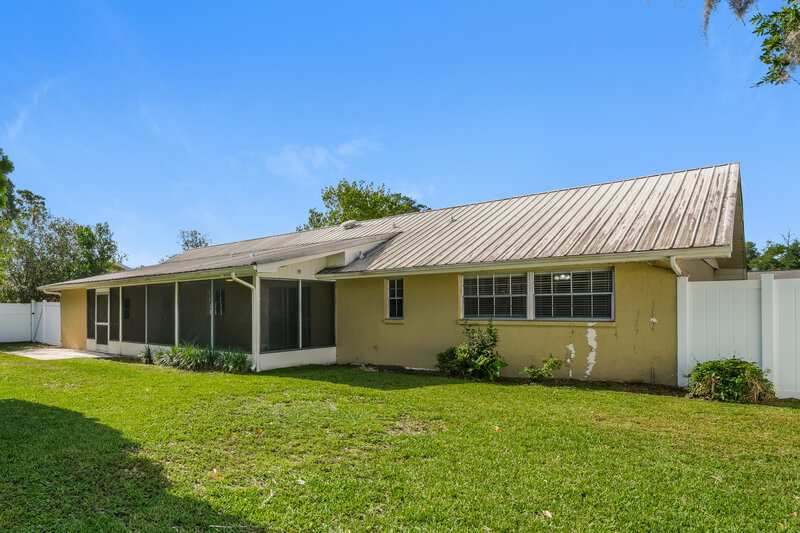 1,720/Mo, 31213 Lancewood Dr Brooksville, FL 34602 Rear View 2
