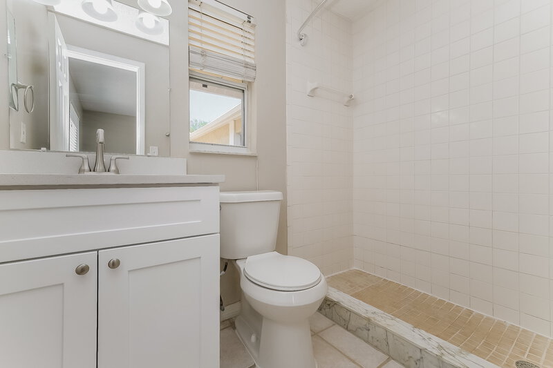 3,290/Mo, 7437 Jenner Ave New Port Richey, FL 34655 Bathroom View