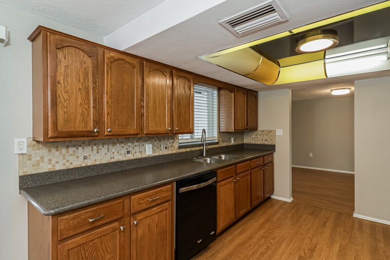 1,635/Mo, 5633 Mirada Dr Holiday, FL 34690 Kitchen View