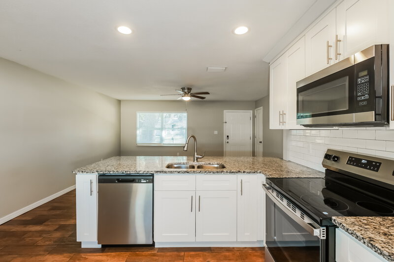 1,830/Mo, 3014 N Pineway Dr Plant City, FL 33566 Misc View 6