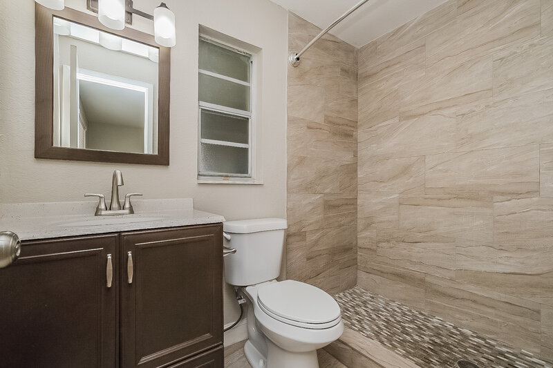 1,785/Mo, 6753 Lassen Ave New Port Richey, FL 34655 Main Bathroom View