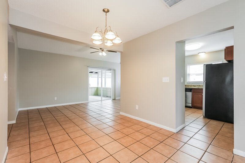 2,010/Mo, 420 Silver Hill Dr Valrico, FL 33594 Dining Room View