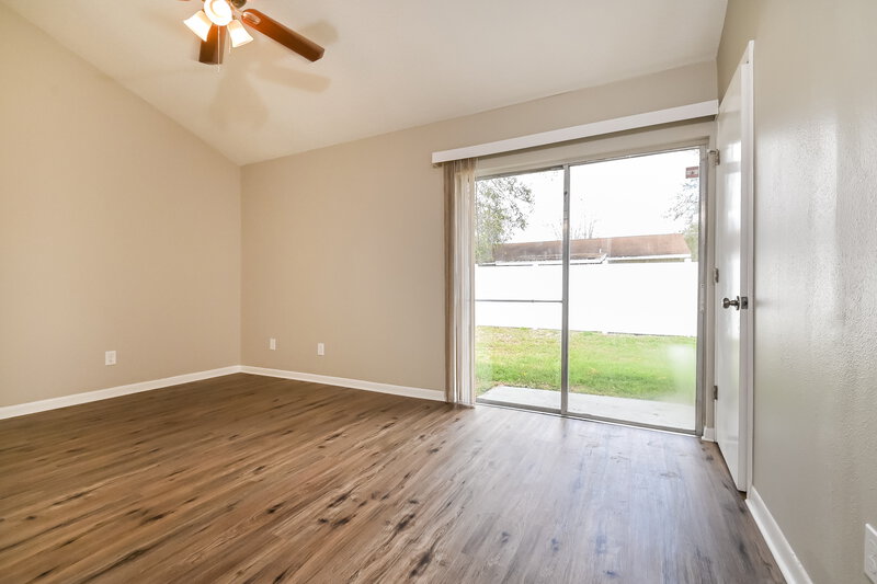 2,115/Mo, 420 Silver Hill Dr Valrico, FL 33594 Main Bedroom View
