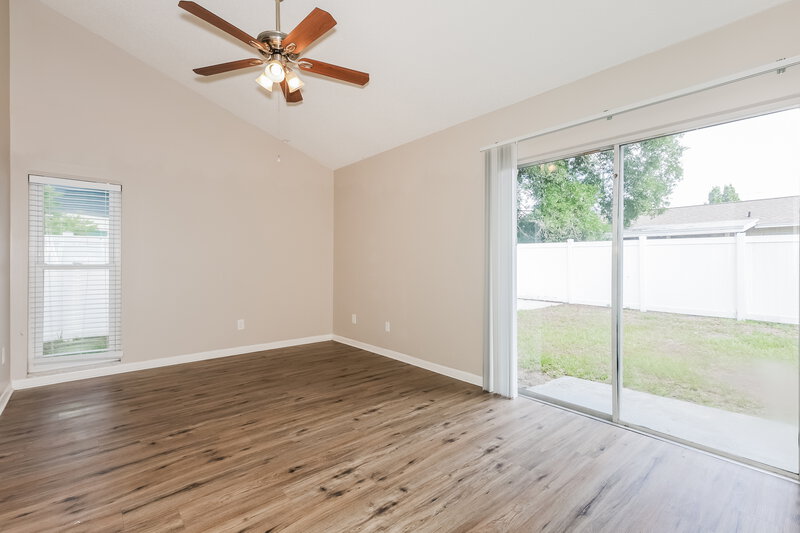 2,010/Mo, 420 Silver Hill Dr Valrico, FL 33594 Main Bedroom View