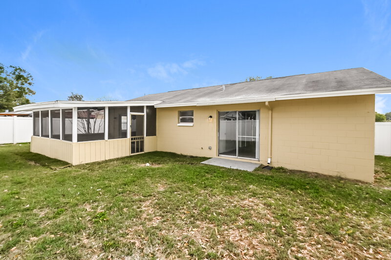 2,115/Mo, 420 Silver Hill Dr Valrico, FL 33594 Rear View