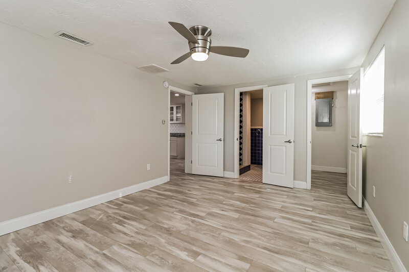 1,980/Mo, 4045 Grayton Dr New Port Richey, FL 34652 Main Bedroom View 2